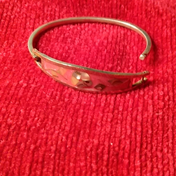 GREAT GIFT! Unique Mother of Pearl Heirloom Style Pink Lucite Metal Bracelet - Picture 3 of 4